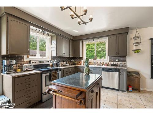 1037 Kernohan Farm Trail, Minden Hills, ON - Indoor Photo Showing Kitchen With Stainless Steel Kitchen