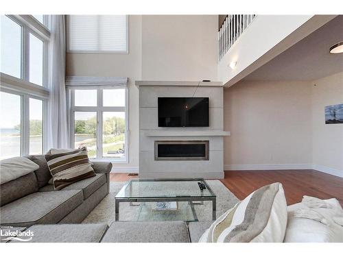 61 Waterview Road, Wasaga Beach, ON - Indoor Photo Showing Living Room With Fireplace