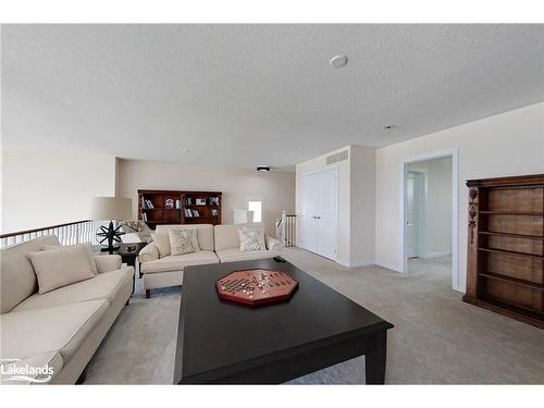 61 Waterview Road, Wasaga Beach, ON - Indoor Photo Showing Living Room