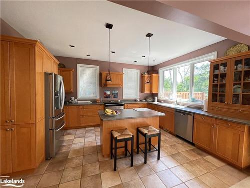 104 Campbell Crescent, The Blue Mountains, ON - Indoor Photo Showing Kitchen