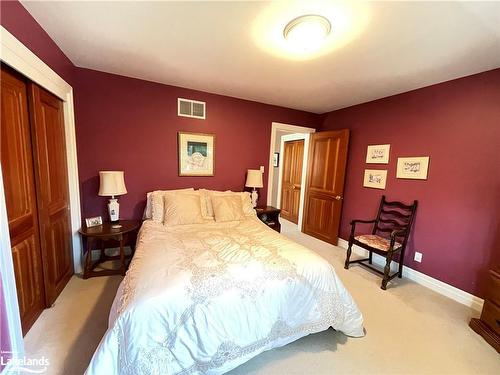 104 Campbell Crescent, The Blue Mountains, ON - Indoor Photo Showing Bedroom