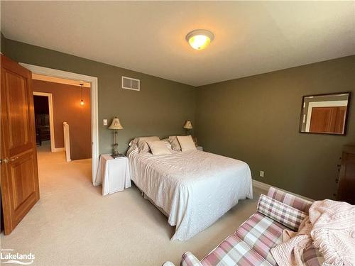 104 Campbell Crescent, The Blue Mountains, ON - Indoor Photo Showing Bedroom