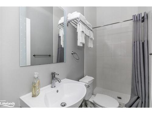 305-361 Mosley Street, Wasaga Beach, ON - Indoor Photo Showing Bathroom