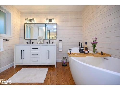 524 Homeland Drive, Emsdale, ON - Indoor Photo Showing Bathroom