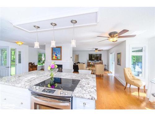 524 Homeland Drive, Emsdale, ON - Indoor Photo Showing Kitchen With Upgraded Kitchen