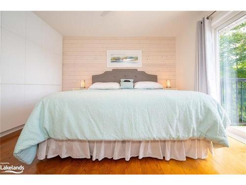 524 Homeland Drive, Emsdale, ON - Indoor Photo Showing Bedroom