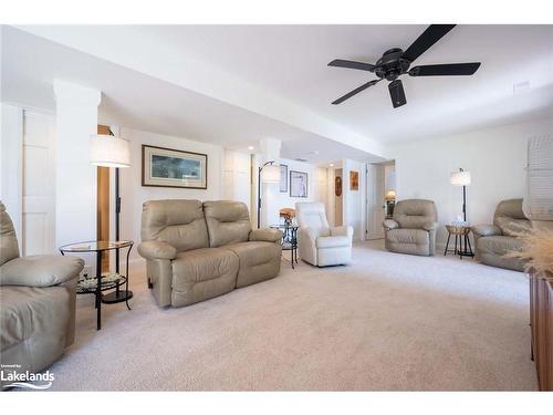 524 Homeland Drive, Emsdale, ON - Indoor Photo Showing Living Room