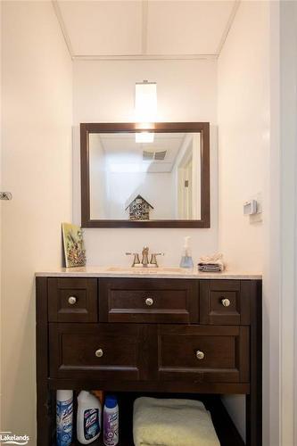 524 Homeland Drive, Emsdale, ON - Indoor Photo Showing Bathroom