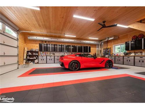 524 Homeland Drive, Emsdale, ON - Indoor Photo Showing Garage