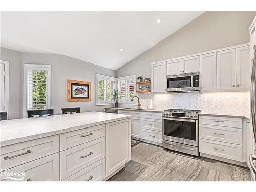 13 Barker Boulevard, Collingwood, ON - Indoor Photo Showing Kitchen With Upgraded Kitchen