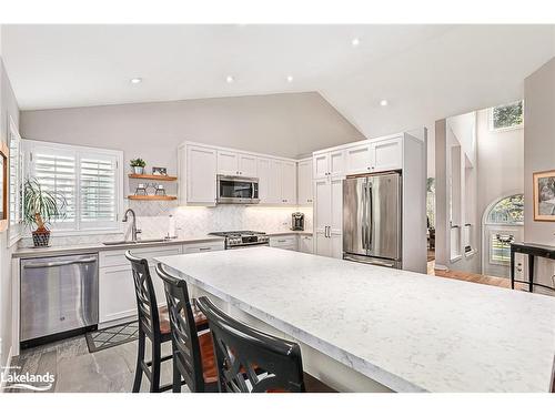 13 Barker Boulevard, Collingwood, ON - Indoor Photo Showing Kitchen With Stainless Steel Kitchen With Upgraded Kitchen