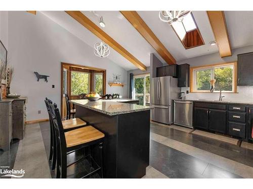 33 Pineridge Drive, Mcdougall, ON - Indoor Photo Showing Kitchen