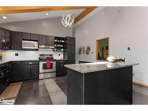 33 Pineridge Drive, Mcdougall, ON - Indoor Photo Showing Kitchen