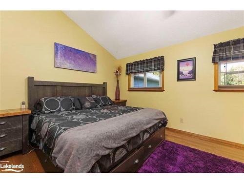 33 Pineridge Drive, Mcdougall, ON - Indoor Photo Showing Bedroom