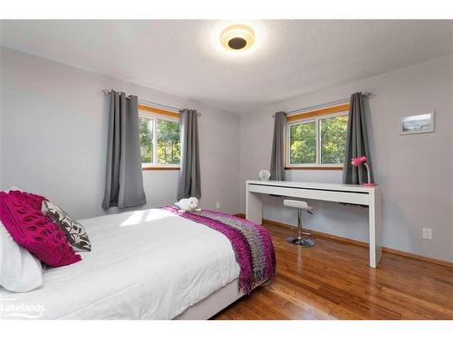 33 Pineridge Drive, Mcdougall, ON - Indoor Photo Showing Bedroom