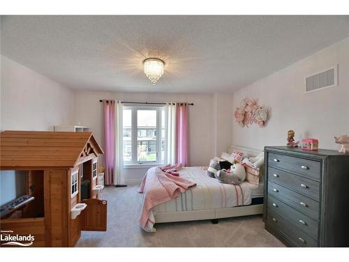 41 Autumn Drive, Wasaga Beach, ON - Indoor Photo Showing Bedroom