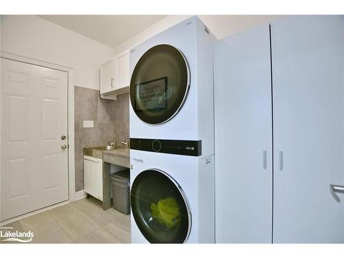 41 Autumn Drive, Wasaga Beach, ON - Indoor Photo Showing Laundry Room