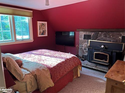 105 Alpine Crescent, Ravenna, ON - Indoor Photo Showing Bedroom