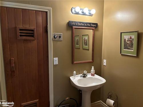 105 Alpine Crescent, Ravenna, ON - Indoor Photo Showing Bathroom