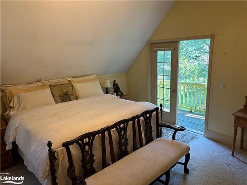 105 Alpine Crescent, Ravenna, ON - Indoor Photo Showing Bedroom