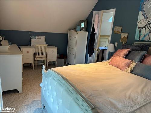 105 Alpine Crescent, Ravenna, ON - Indoor Photo Showing Bedroom