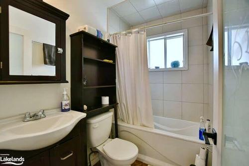 24 Mason Road, Collingwood, ON - Indoor Photo Showing Bathroom