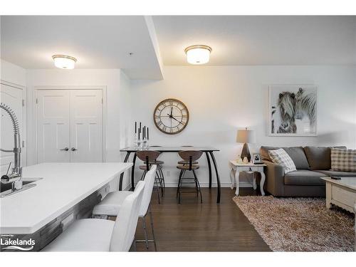 309-1 Chamberlain Crescent, Collingwood, ON - Indoor Photo Showing Living Room