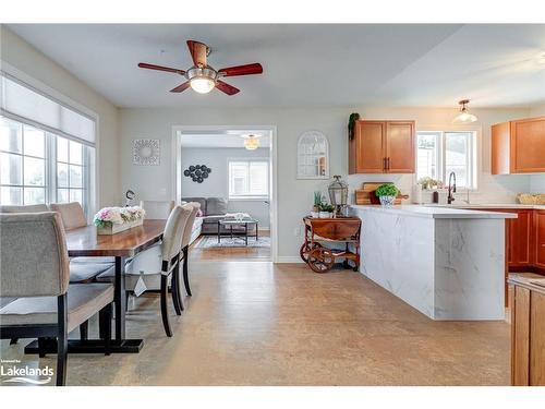 61 Pennsylvania Avenue, Wasaga Beach, ON - Indoor Photo Showing Dining Room