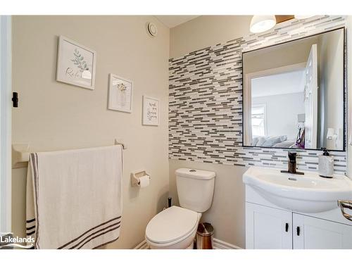 61 Pennsylvania Avenue, Wasaga Beach, ON - Indoor Photo Showing Bathroom