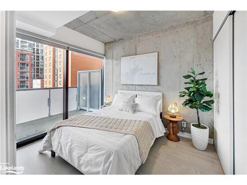 705-11 Charlotte Street, Toronto, ON - Indoor Photo Showing Bedroom