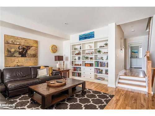 9-209707 Highway 26, The Blue Mountains, ON - Indoor Photo Showing Living Room