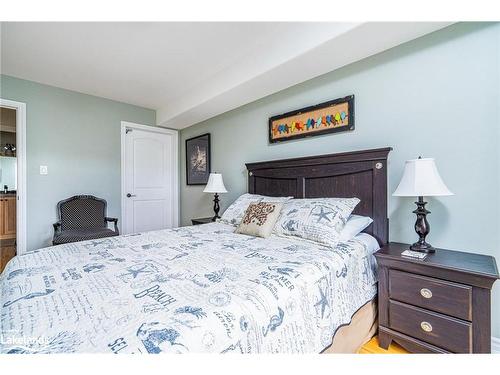 9-209707 Highway 26, The Blue Mountains, ON - Indoor Photo Showing Bedroom