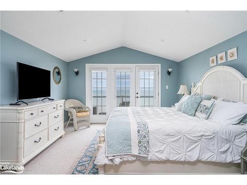 9-209707 Highway 26, The Blue Mountains, ON - Indoor Photo Showing Bedroom