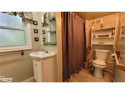 1120 King Edward Avenue, Sauble Beach, ON - Indoor Photo Showing Bathroom