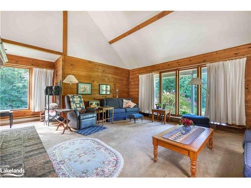 309 Centre Street, Meaford Municipality, ON - Indoor Photo Showing Living Room