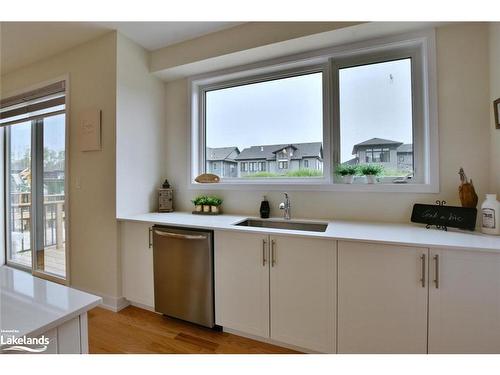 106 Stoneleigh Drive, The Blue Mountains, ON - Indoor Photo Showing Kitchen