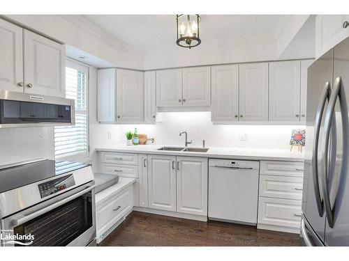 2-15 Golf Course Road, Bracebridge, ON - Indoor Photo Showing Kitchen With Double Sink