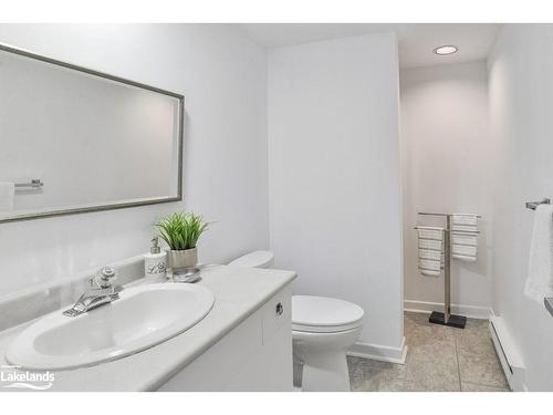 2-15 Golf Course Road, Bracebridge, ON - Indoor Photo Showing Bathroom