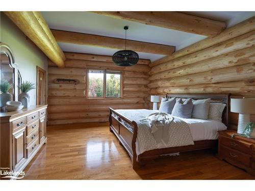 111 Margaret Drive, Craigleith, ON - Indoor Photo Showing Bedroom