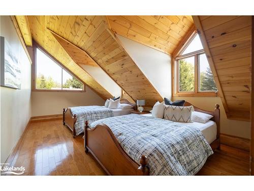 111 Margaret Drive, Craigleith, ON - Indoor Photo Showing Bedroom