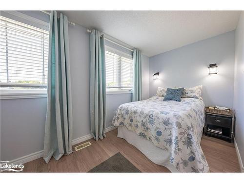 160 Griffin Street, Midland, ON - Indoor Photo Showing Bedroom