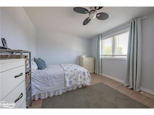 160 Griffin Street, Midland, ON - Indoor Photo Showing Bedroom