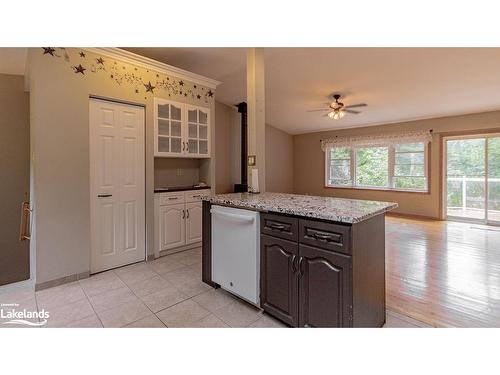 4244 Muskoka Road 117, Baysville, ON - Indoor Photo Showing Kitchen