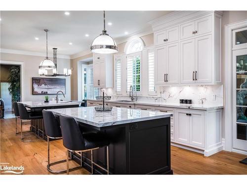 7781 Poplar Sideroad, Clearview, ON - Indoor Photo Showing Kitchen With Upgraded Kitchen