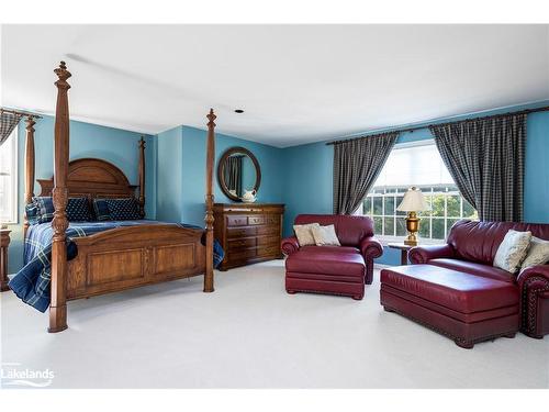 7781 Poplar Sideroad, Clearview, ON - Indoor Photo Showing Bedroom