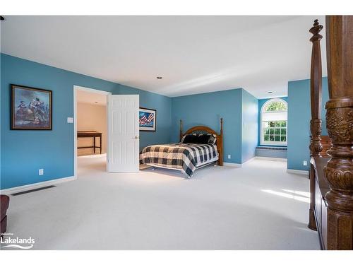 7781 Poplar Sideroad, Clearview, ON - Indoor Photo Showing Bedroom