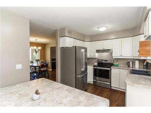 54 Killdeer Crescent, Bracebridge, ON - Indoor Photo Showing Kitchen With Double Sink