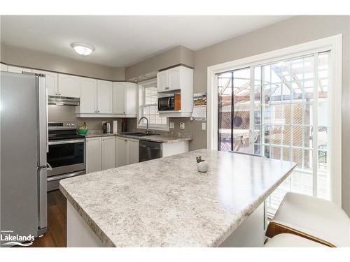 54 Killdeer Crescent, Bracebridge, ON - Indoor Photo Showing Kitchen