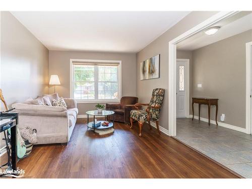 54 Killdeer Crescent, Bracebridge, ON - Indoor Photo Showing Living Room