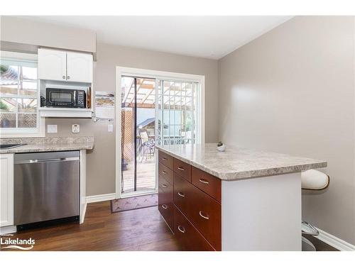 54 Killdeer Crescent, Bracebridge, ON - Indoor Photo Showing Kitchen